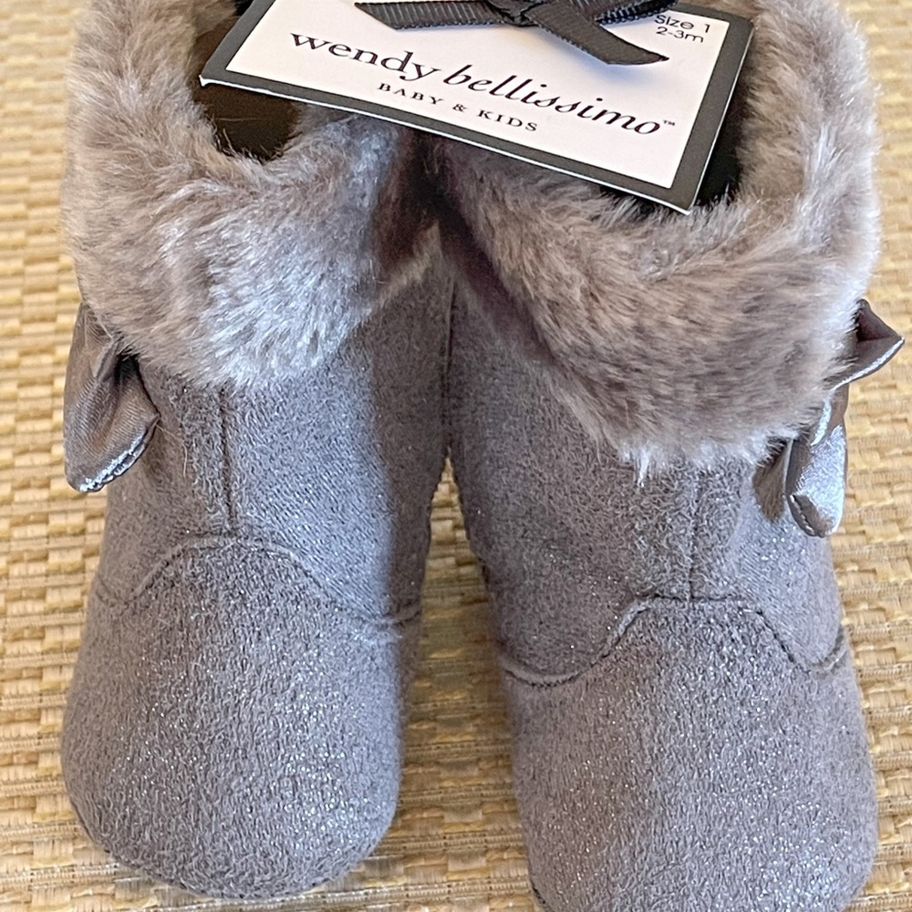 Adorable Baby Boots! Size 1. Gray with Ribbon Accent. NWT